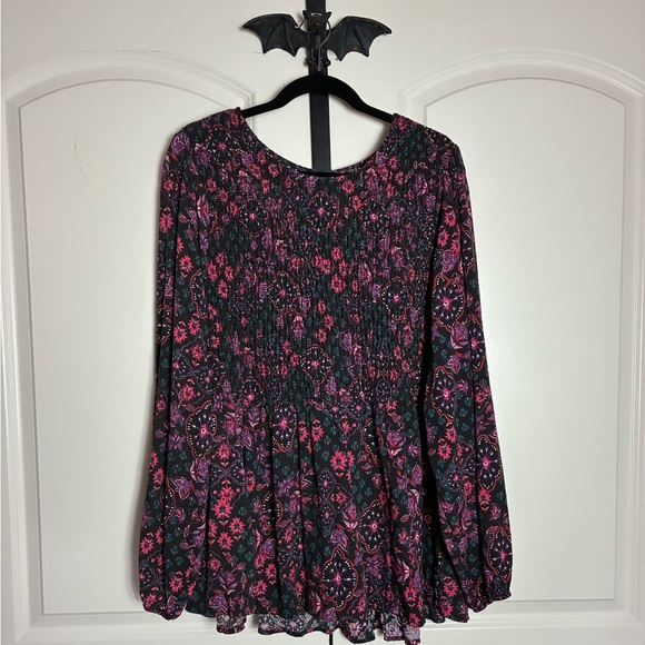Torrid Smocked Blouse with Puff Sleeves Floral Pattern Stretch NWT 3X - Picture 2 of 12